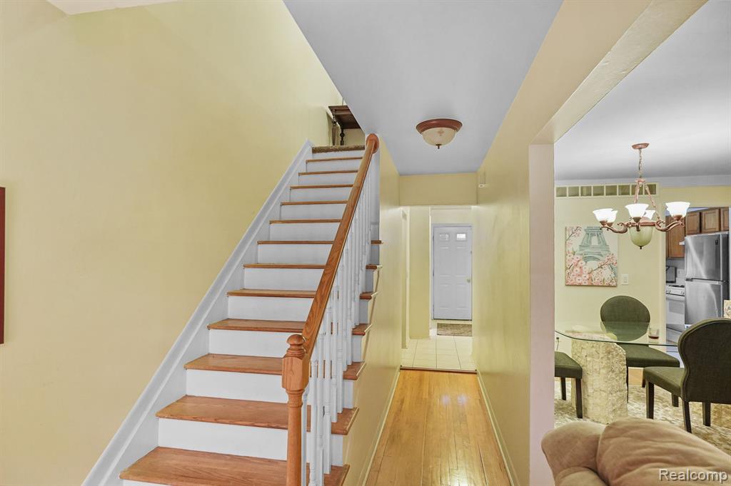 475 FOX HILLS Drive N, Bloomfield Hills, MI 48304 — Photo 8