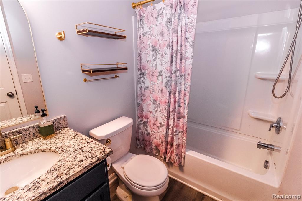1466 Luxington Drive, Lapeer, MI 48446 — Photo 12