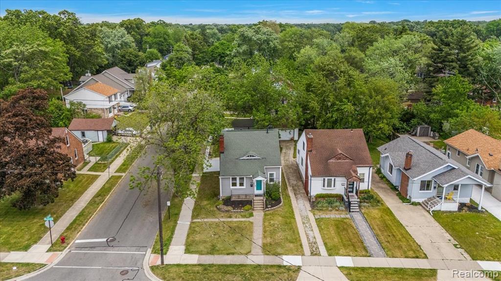 854 PINECREST Drive, Ferndale, MI 48220 — Photo 36