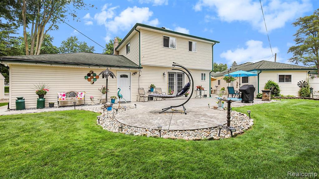 8635 N ESTON Road, Clarkston, MI 48348 — Photo 36