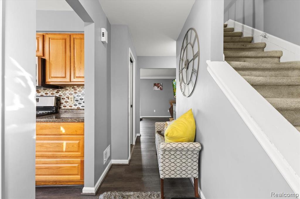 203 Lac Sainte Claire Drive, Saint Clair Shores, MI, 48082