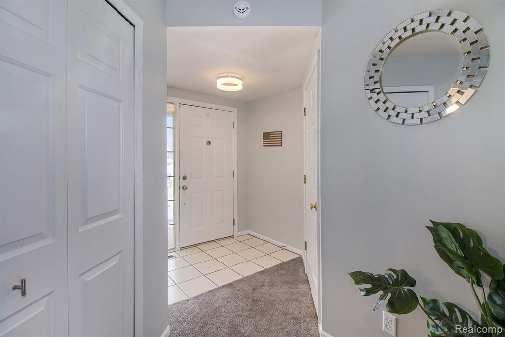 4604 WILLOW VIEW Court, 22, Howell, MI 48843 — Photo 3