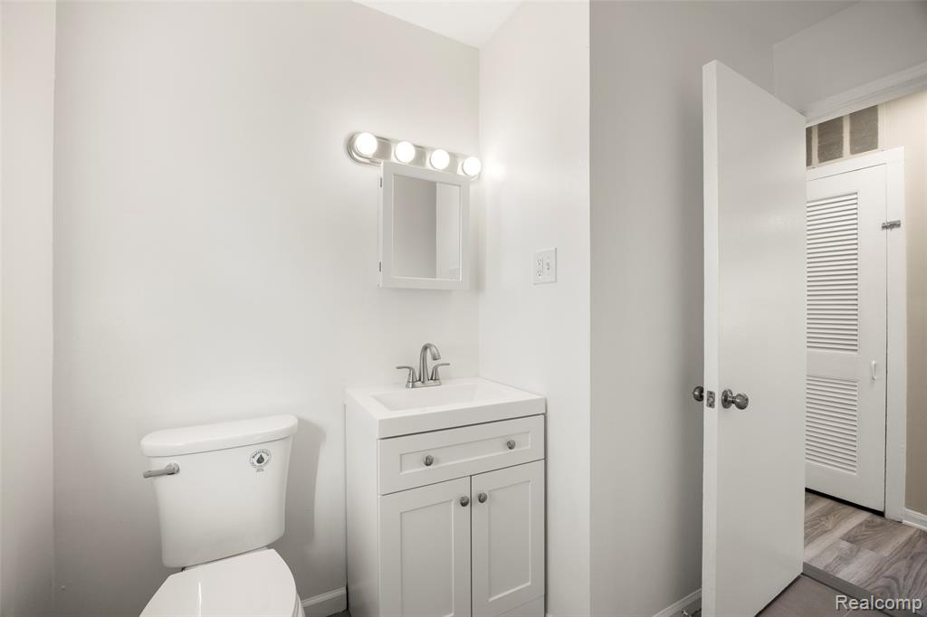 10101 Albany Street, Oak Park, MI 48237 — Photo 16