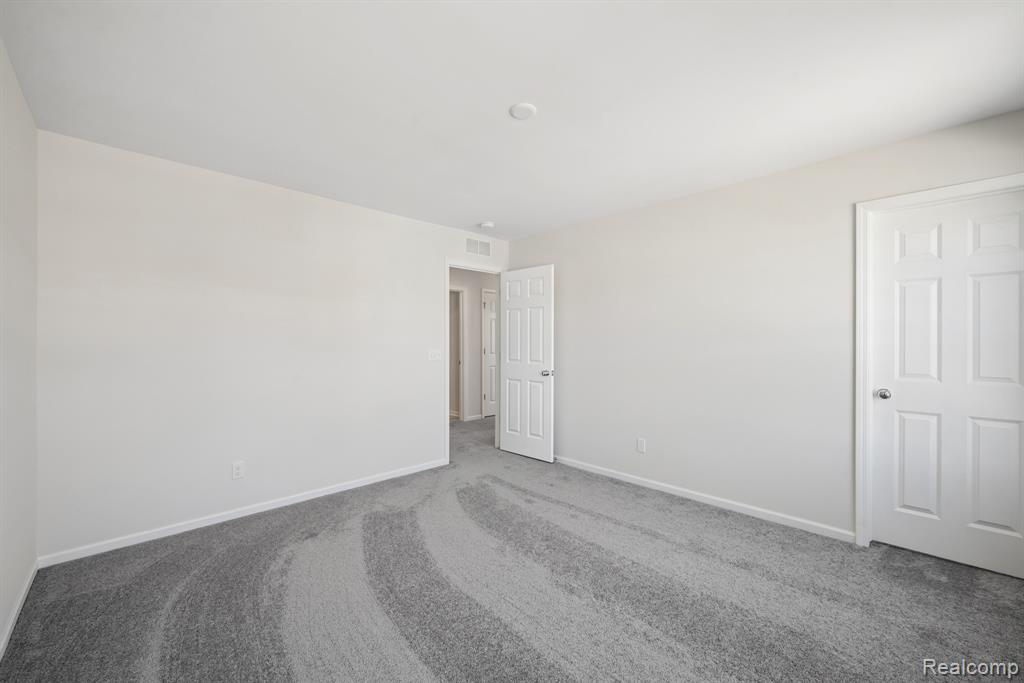 372 Edge Brook Drive, Holly, MI 48442 — Photo 15