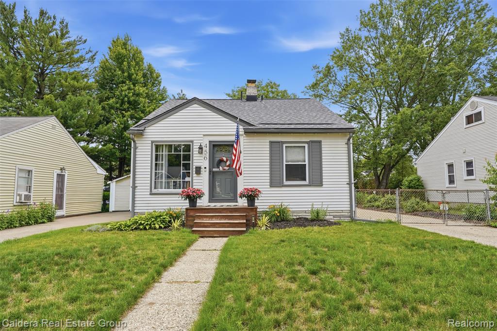 456 Allen Avenue, Commerce Twp, MI — Photo 2