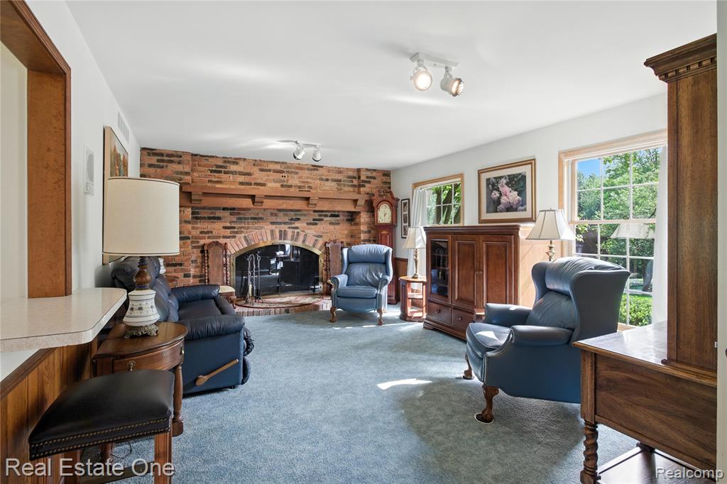 604 Longford Drive, Rochester Hills, MI 48309 — Photo 13
