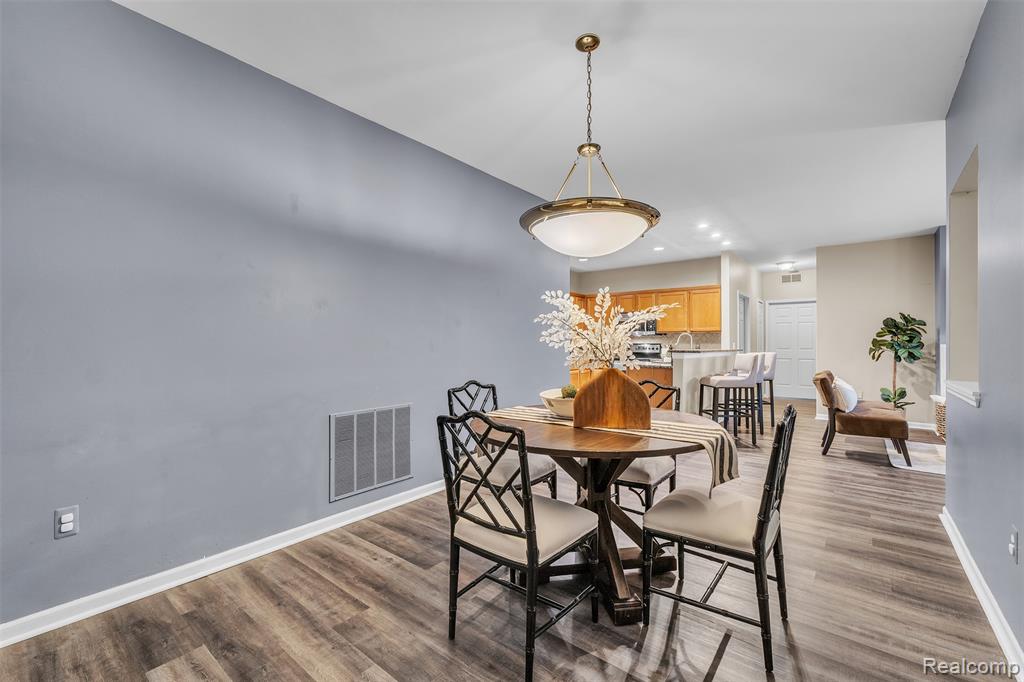 5589 TWIN OAKS Drive, Sterling Heights, MI 48314 — Photo 14