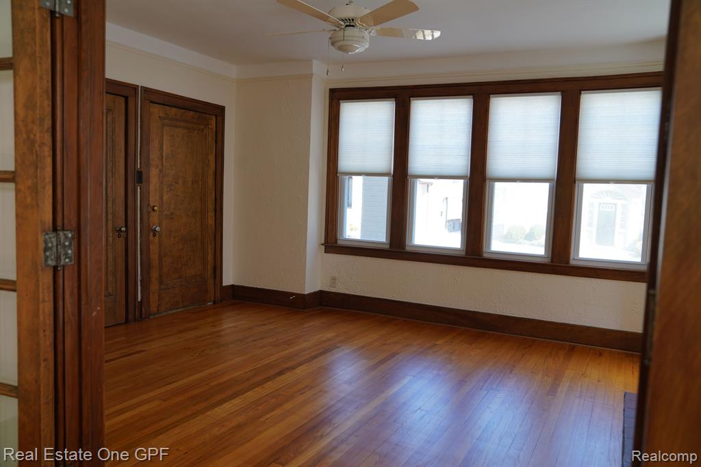 909 NOTTINGHAM Road, Grosse Pointe Park, MI 48230 — Photo 7