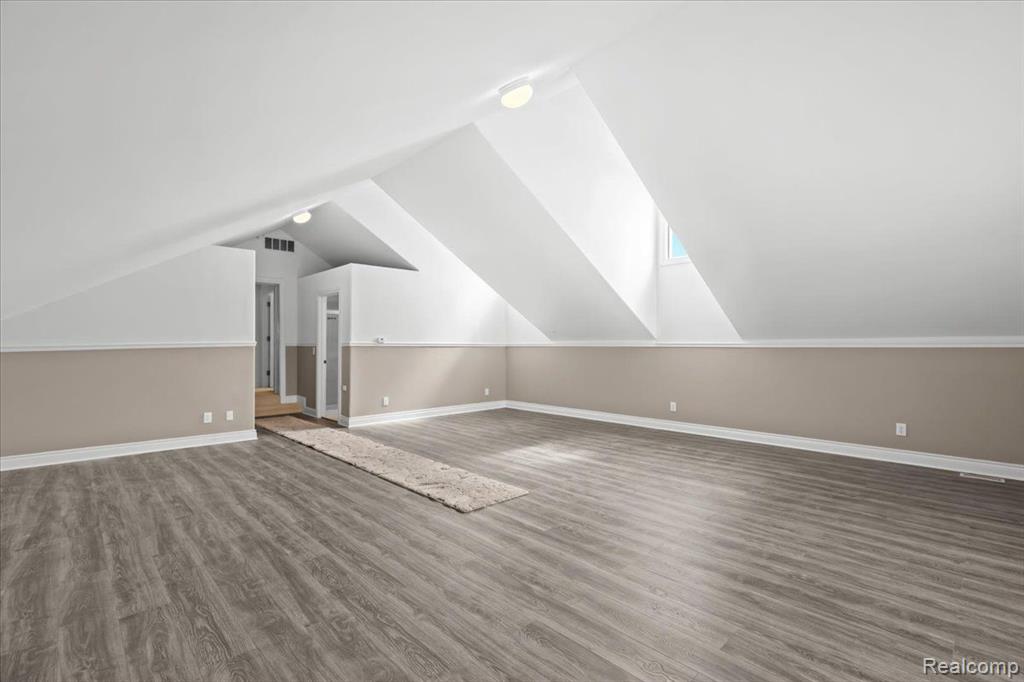 8393 BOULDER SHORES Drive, South Lyon, MI 48178 — Photo 37