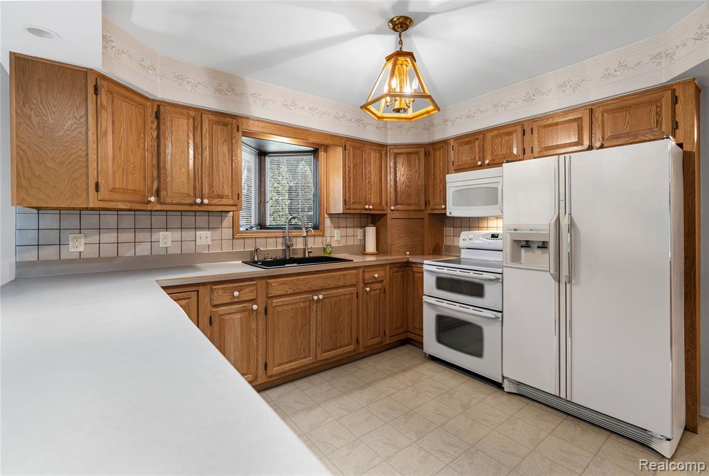 6247 King Arthur Court, Swartz Creek, MI 48473 — Photo 15