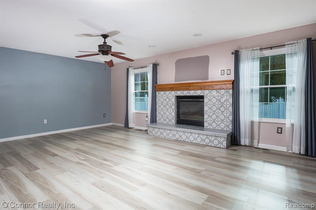 955 Covington, Marysville, MI 48040 — Photo 5