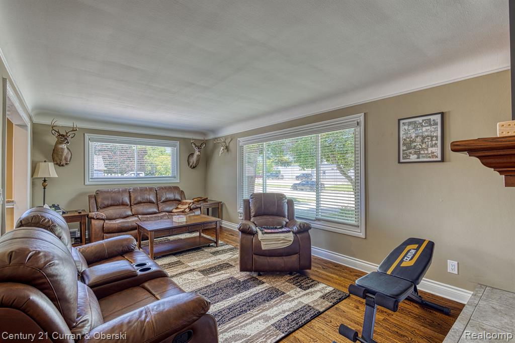 8943 ROSLYN Street, Livonia, MI 48150 — Photo 4
