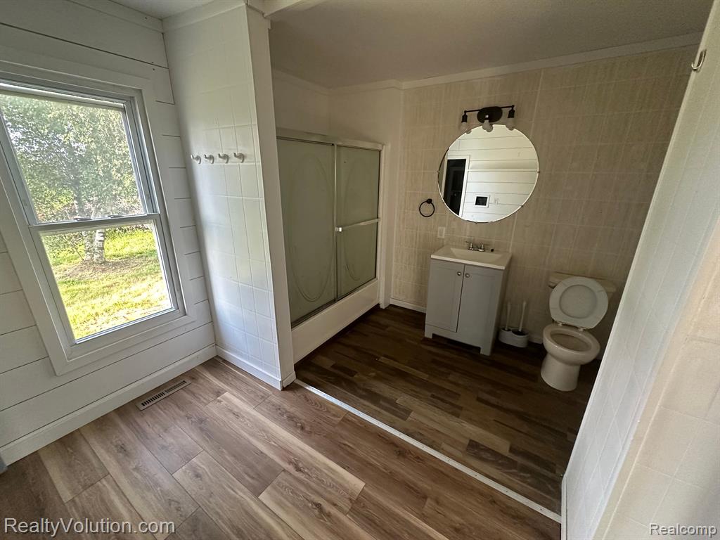 2255 N VAN DYKE Road, Imlay City, MI 48444 — Photo 8