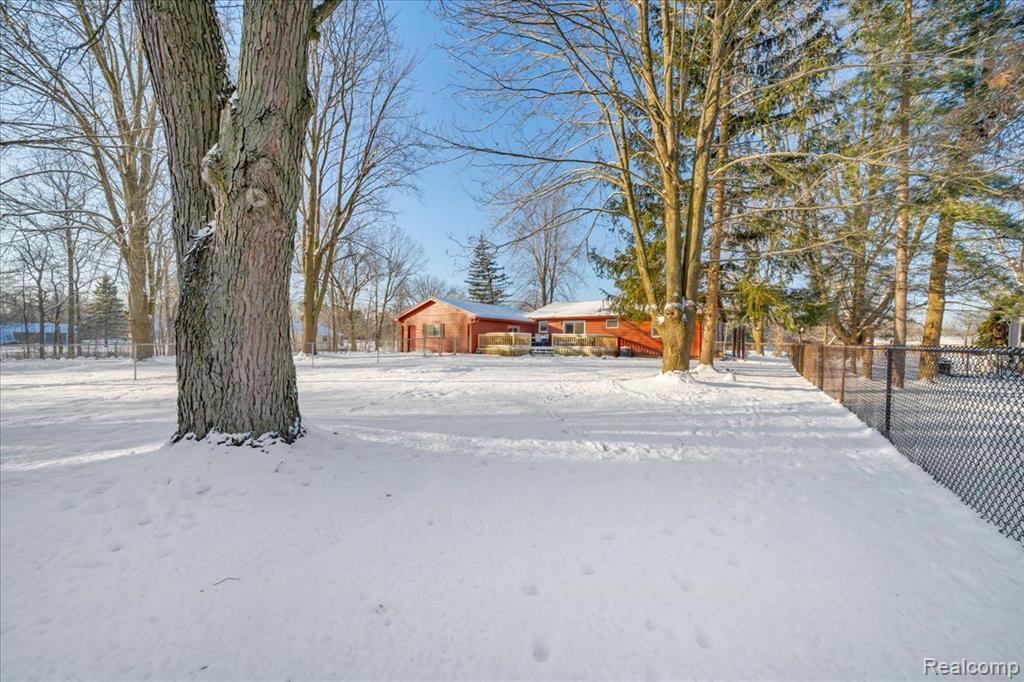 9169 Graytrax Road, Grand Blanc, MI 48439 — Photo 40