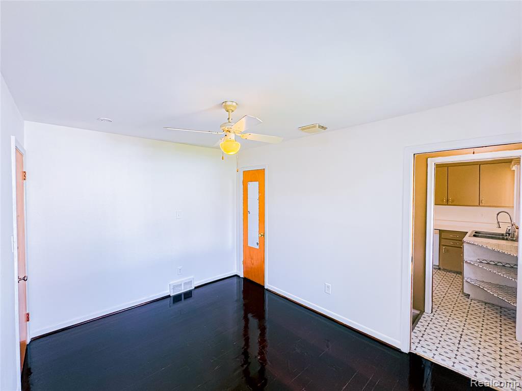 4801 E 13 Mile Road, Warren, MI 48092 — Photo 5