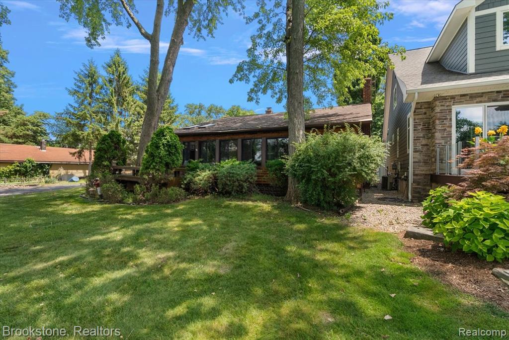 1167 E Lake Drive, Novi, MI 48377 — Photo 5