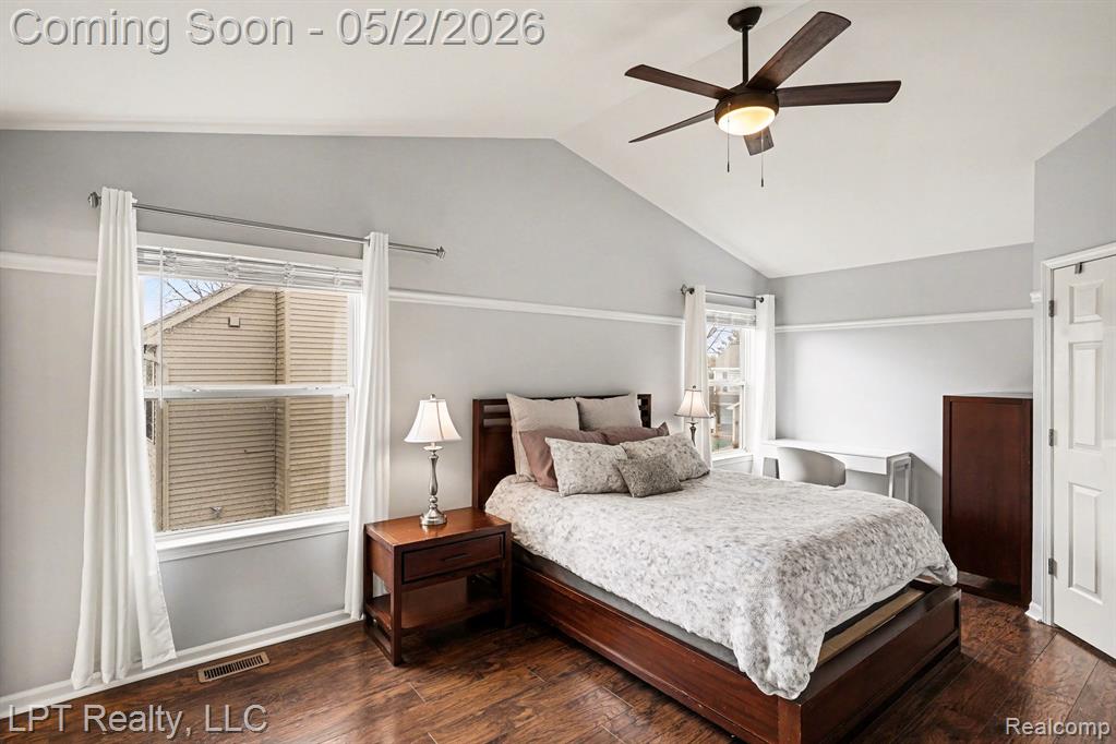 406 Mill Pond Drive, Fenton, MI 48430 — Photo 12