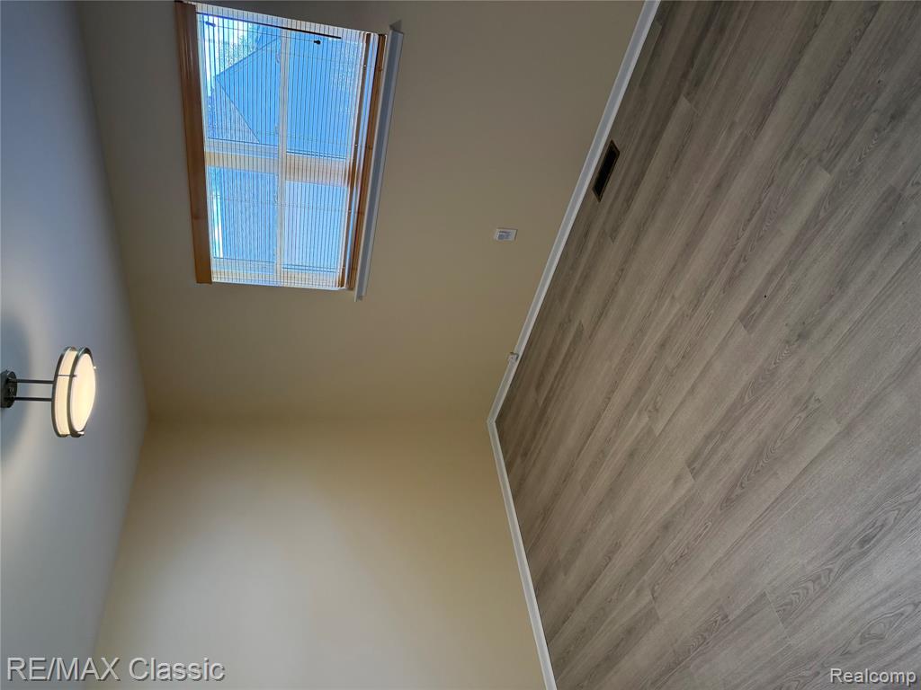 429 Cambridge Avenue, South Lyon, MI 48178 — Photo 10