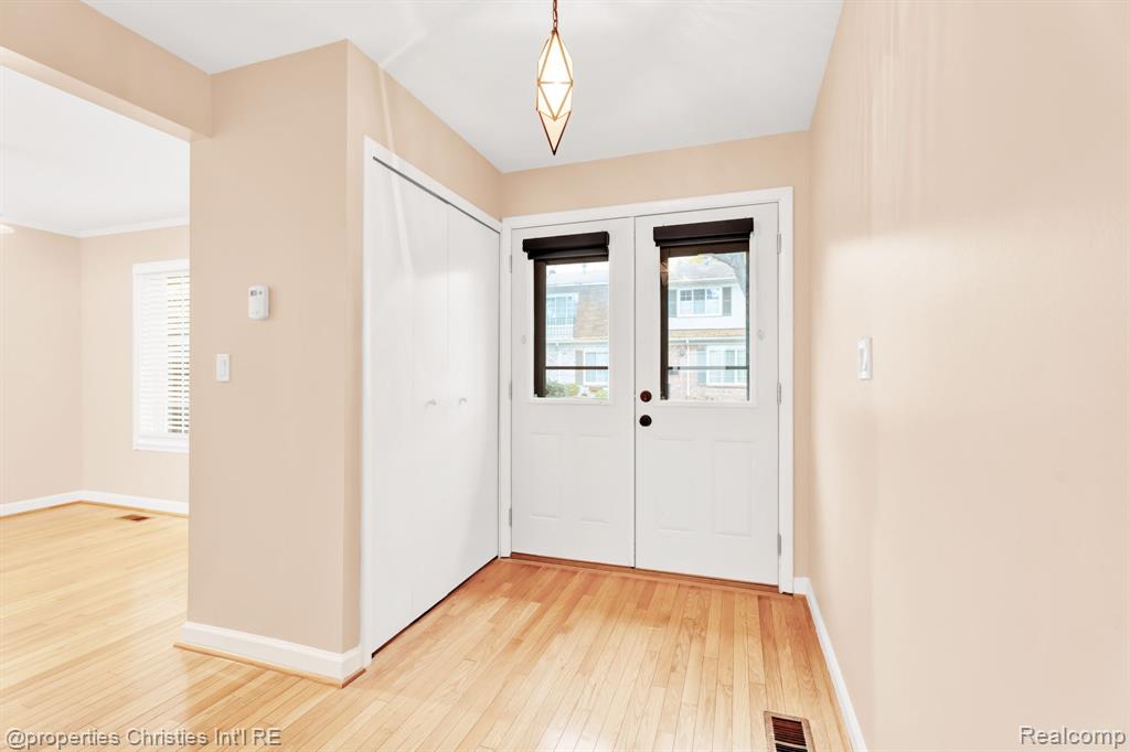 1805 Wickham Street, Royal Oak, MI 48073 — Photo 5