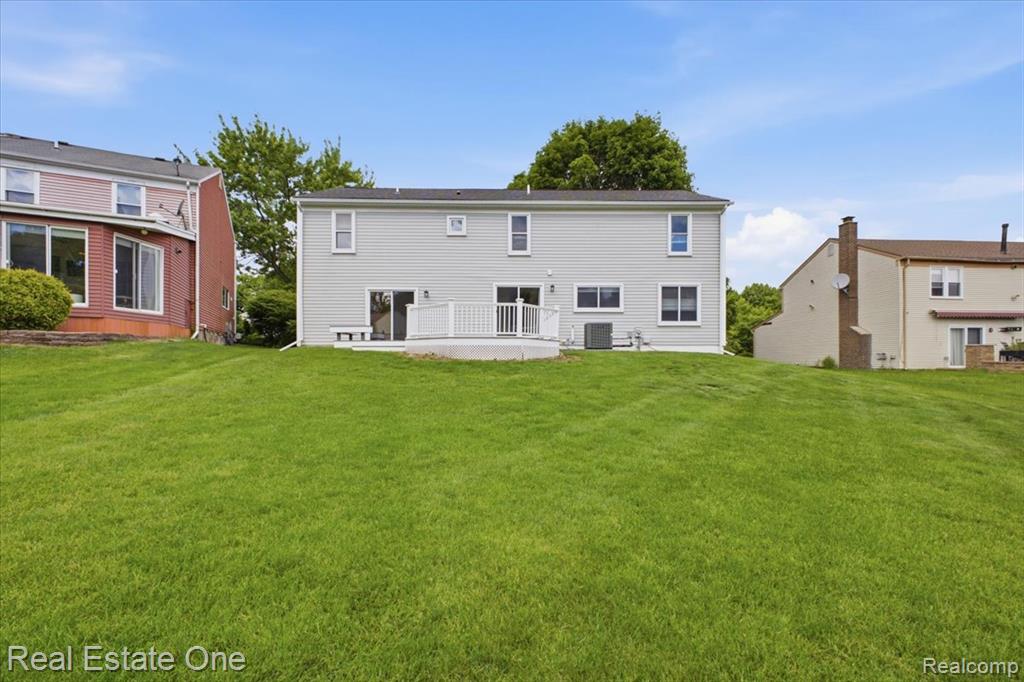 5485 Hammersmith Drive, West Bloomfield, MI — Photo 38