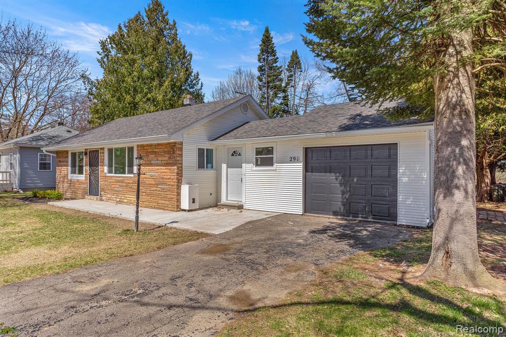 291 ALMONT Avenue, Almont, MI 48003 — Photo 3
