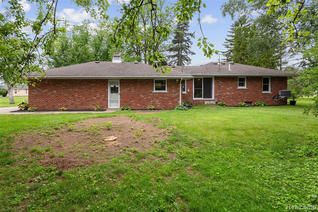 4408 S Lake Drive, Newport, MI 48166 — Photo 29