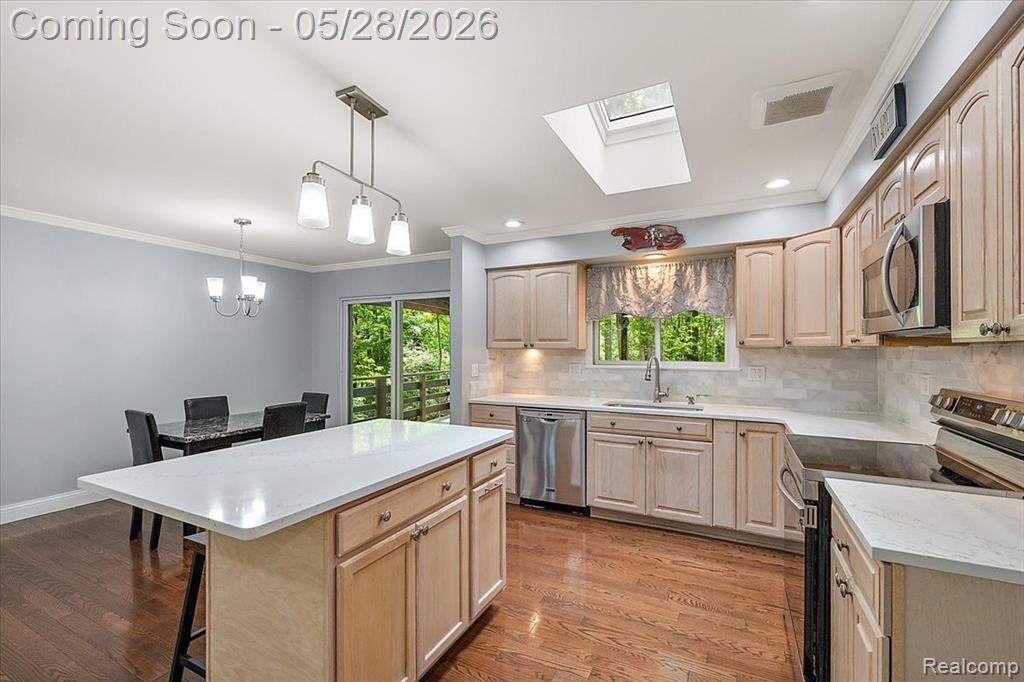 25136 Westmoreland Drive, Farmington, MI 48336 — Photo 4