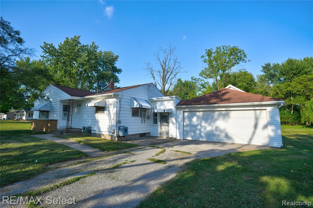 7449 Jennings Road, Swartz Creek, MI 48473 — Photo 2