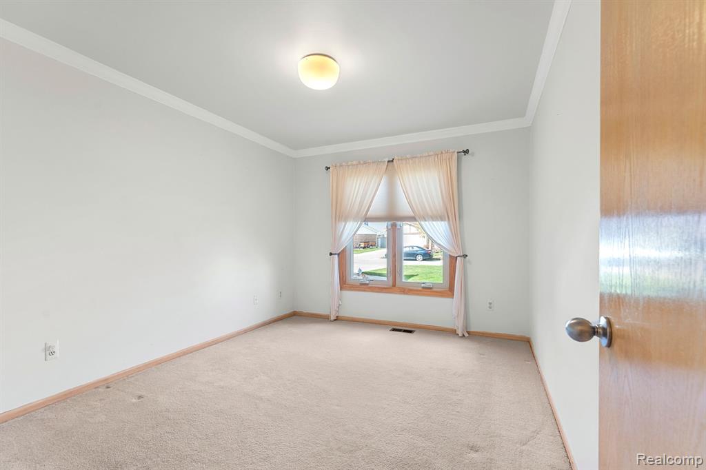 26783 PARK Lane, Woodhaven, MI 48183 — Photo 18