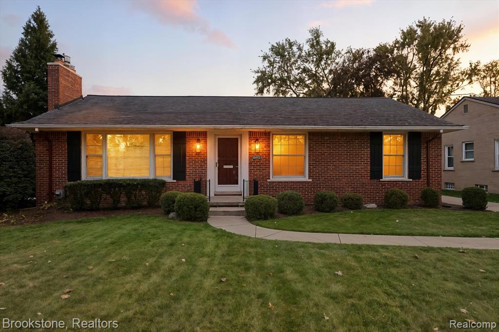 16951 Locherbie Avenue, Beverly Hills, MI 48025 — front exterior