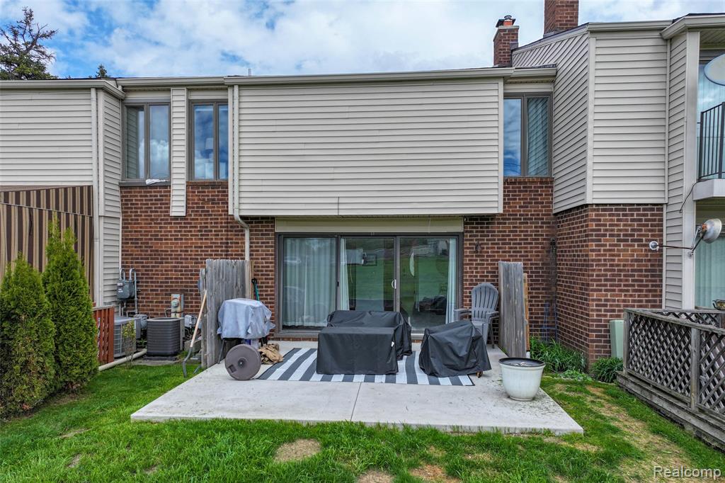 2201 Village West Drive S, Lapeer, MI 48446 — Photo 27