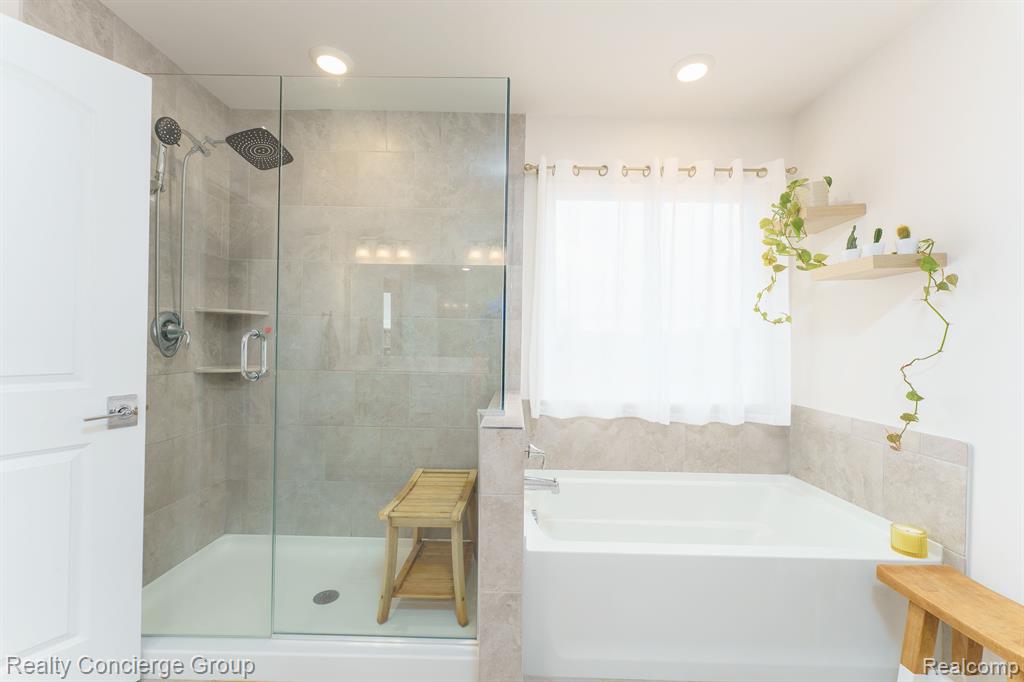 8030 CARSTON Lane, Brighton, MI 48116 — Photo 21