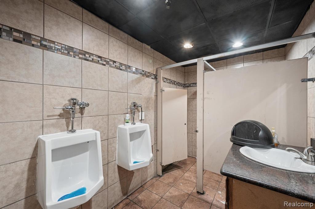 9819 Conant Street, Hamtramck, MI 48212 — Photo 31