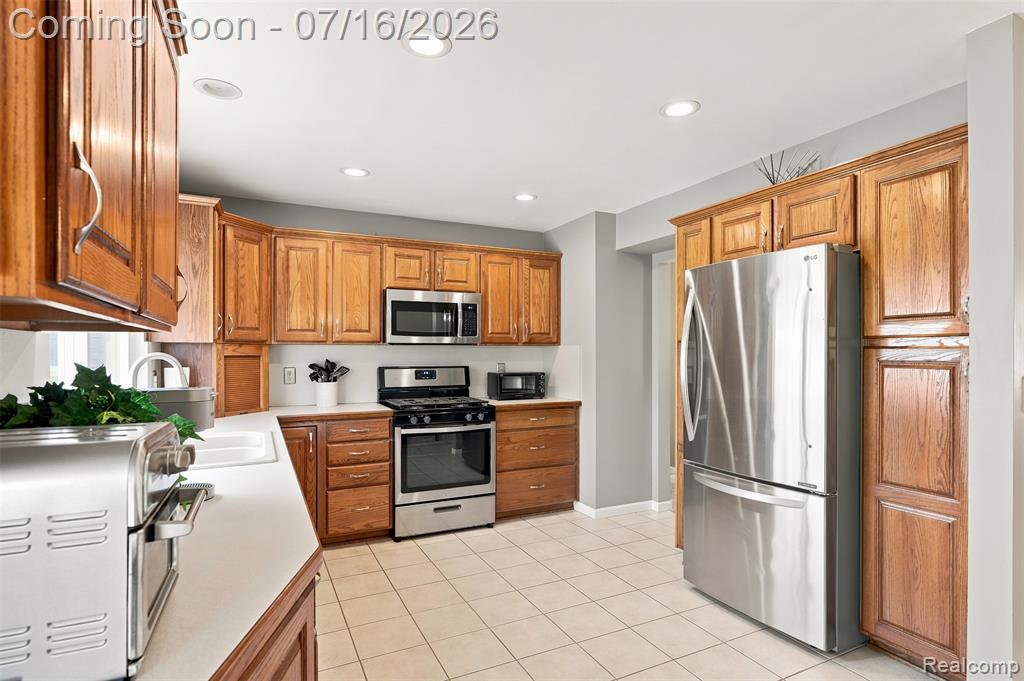 4731 Pare Lane, Trenton, MI 48183 — Photo 10