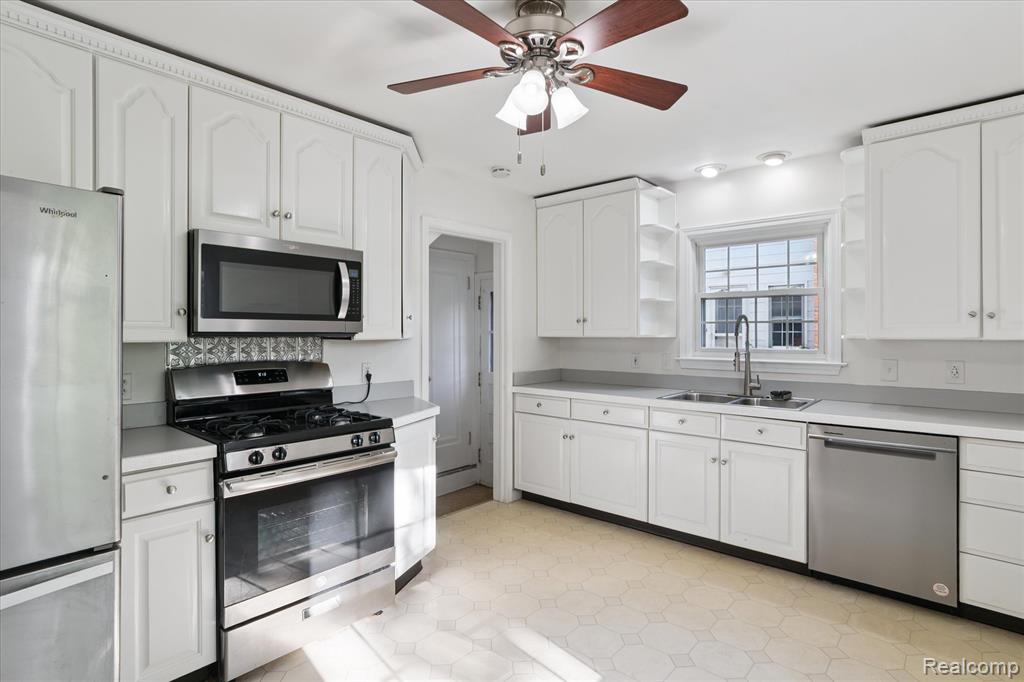 1134 Hutchins Avenue, Ann Arbor, MI 48103 — Photo 9