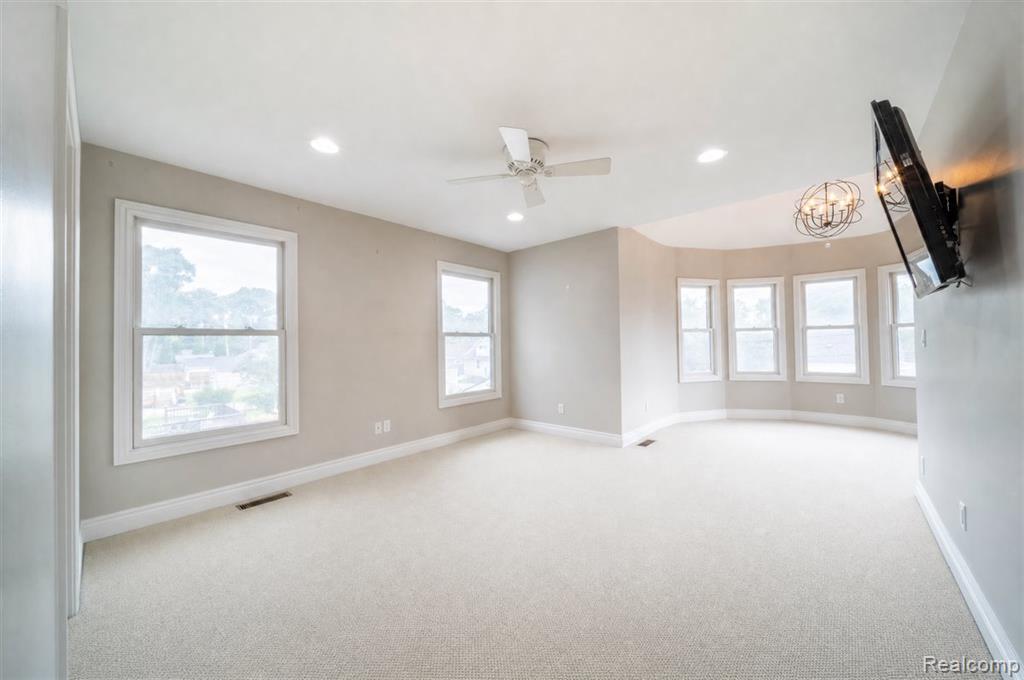 717 S Kenwood Avenue, Royal Oak, MI 48067 — Photo 14