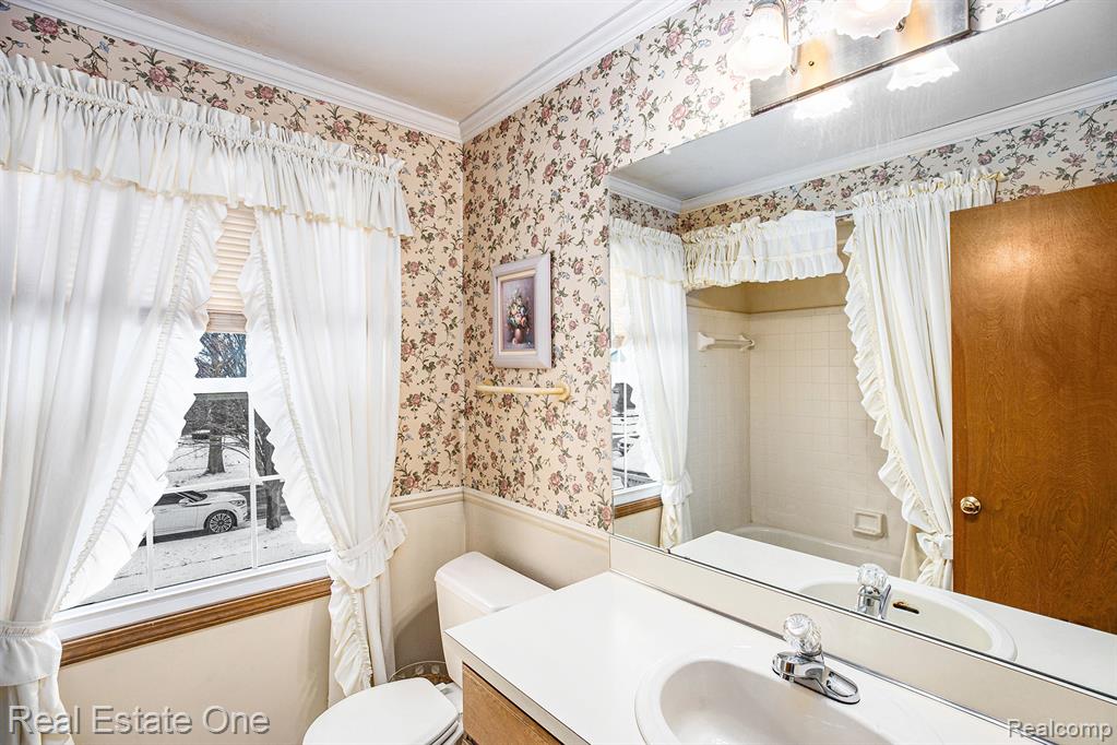 5193 Crowfoot Drive, Troy, MI 48085 — Photo 23