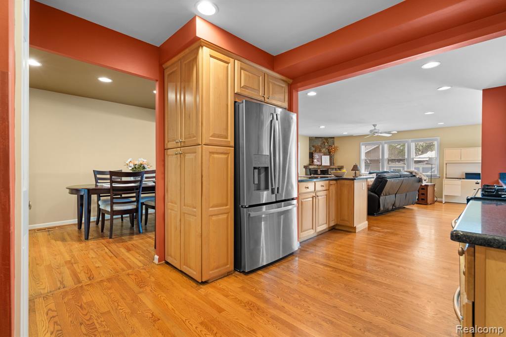 10065 Hart Avenue, Huntington Woods, MI — Photo 8