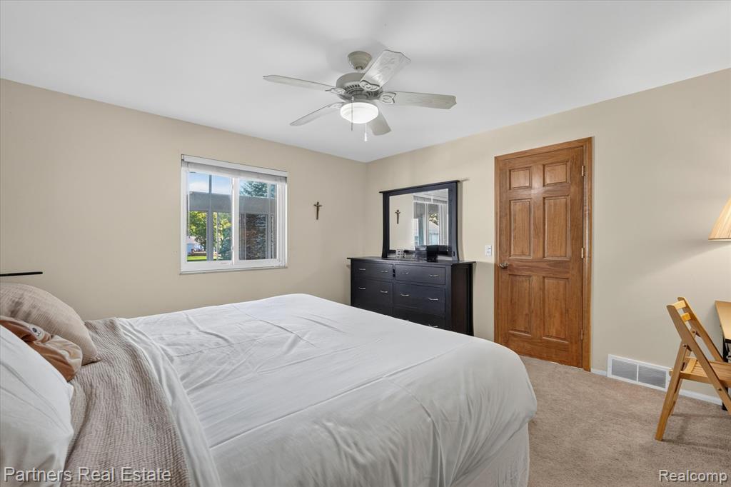 9145 Apple Orchard Drive, Fenton, MI 48430 — Photo 25