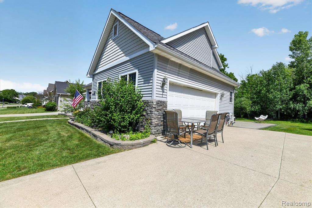 4185 Oak Street, Grand Blanc, MI 48439 — Photo 34