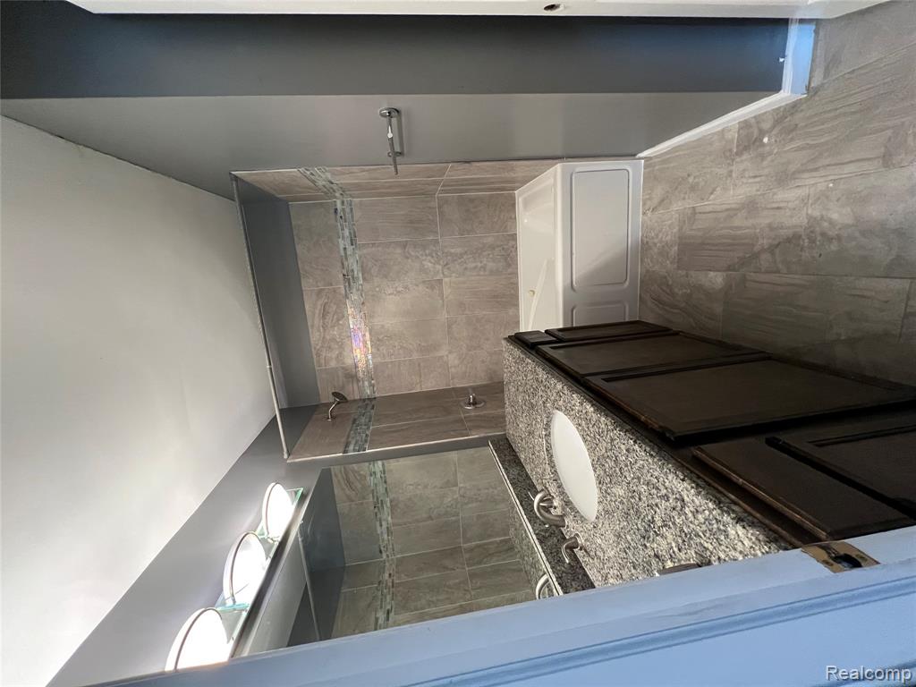 45475 Irvine Drive, Novi, MI — Photo 14