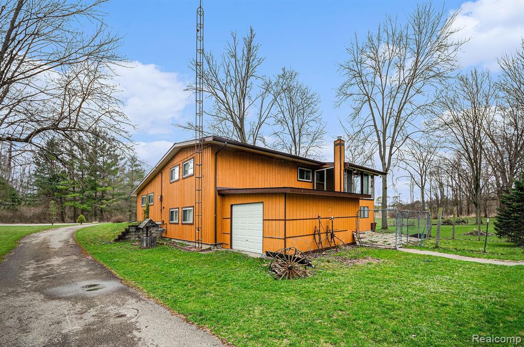 8297 Jordan Road, Grand Blanc, MI 48439 — Photo 28
