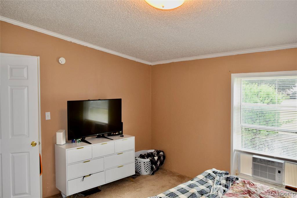 2140 S Dye Road, Flint, MI 48532 — Photo 8