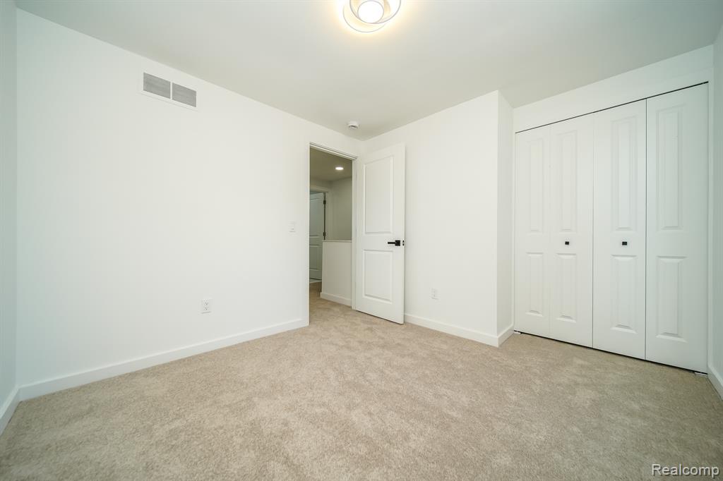 45293 Heatherwoode Lane, Macomb, MI 48044 — Photo 40