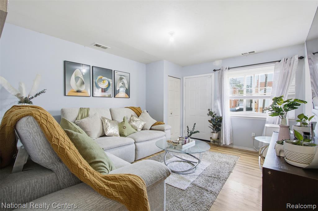 16888 Vaughan Street - Photo 5