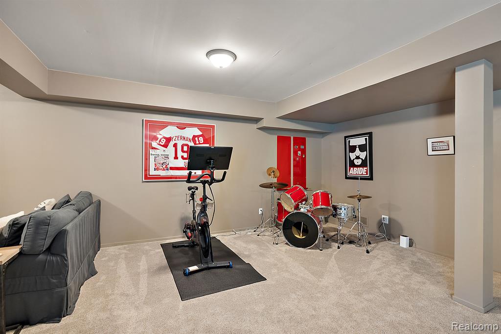 733 LONGFORD Drive, Rochester Hills, MI 48309 — Photo 67