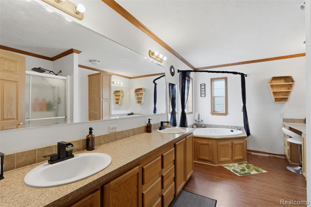 11105 Wood Run Circle, South Lyon, MI 48178 — Photo 26