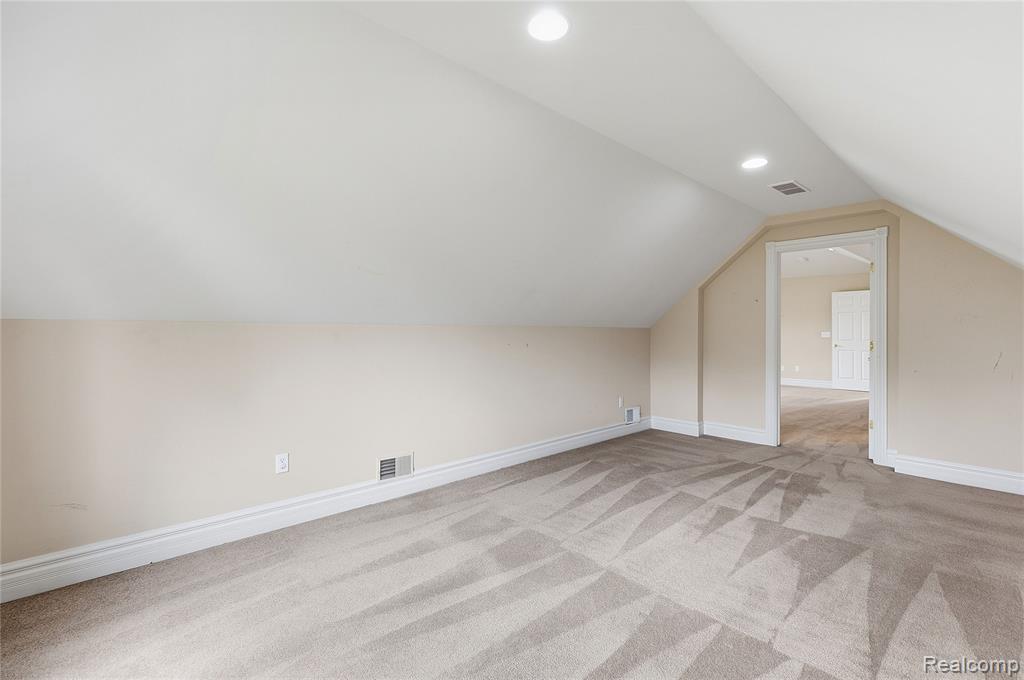 49783 Golden Park Drive, Utica, MI 48315 — Photo 36