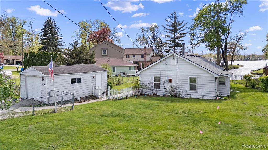 8294 Lagoon Street, Commerce Twp, MI 48382 — Photo 4