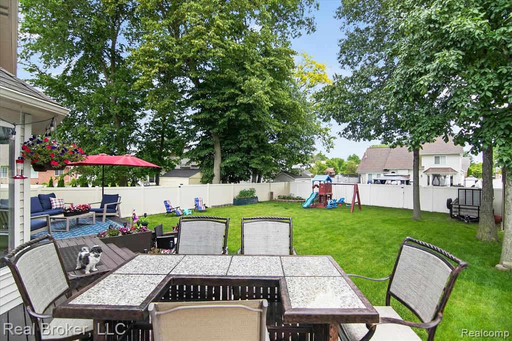 15156 Oak Valley Lane, Monroe, MI 48161 — Photo 47